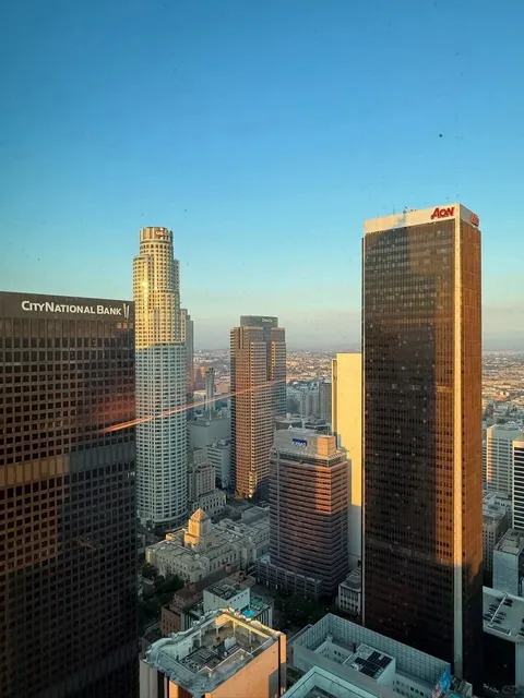 Staying in L.A.’s Most Beautiful Cloud-Top Hotel 🌇
