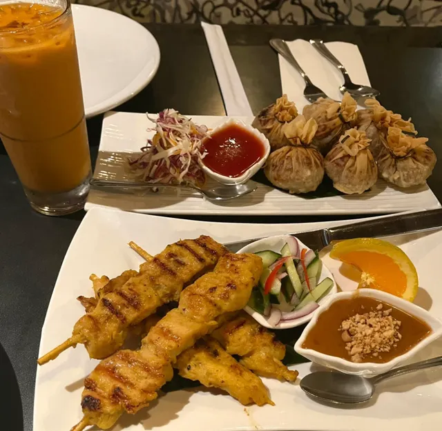 Holiday Food Guide | Must-Try Eats in Kelowna 😋 (Foodie Edition)