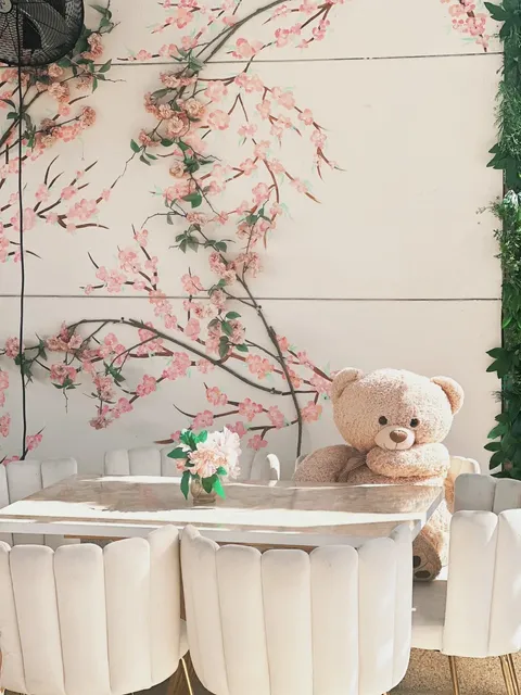 🇺🇸 LA’s Adorable Bear-Themed Café on the Street 🧸🍰