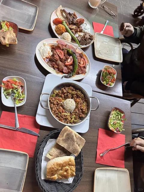 It would be a pity not to try the Turkish restaurants