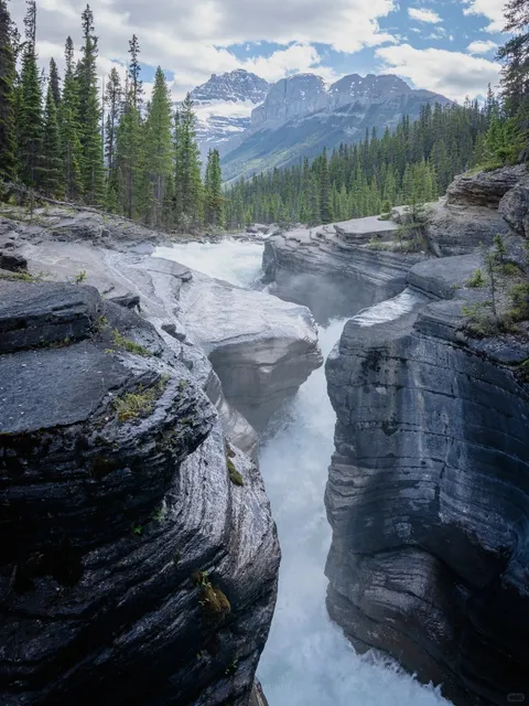 🏔️Mistaya Canyon: Banff’s Hidden Roar from the Mountains🌊