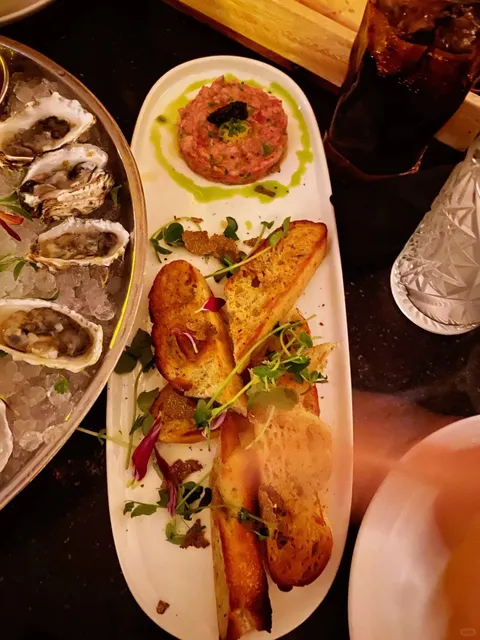 🇺🇸 Marble Room Steaks & Raw Bar – A Historic Gem in Cleveland! 🏦✨