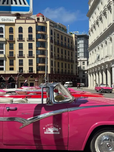 📍🇨🇺 Strolling Through the Charming Old Havana 🏟️