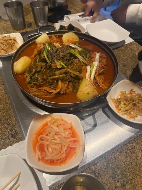 Gam Ja Chon – Korean Pork Neck Stew & Fried Rice Heaven! 🍖🔥