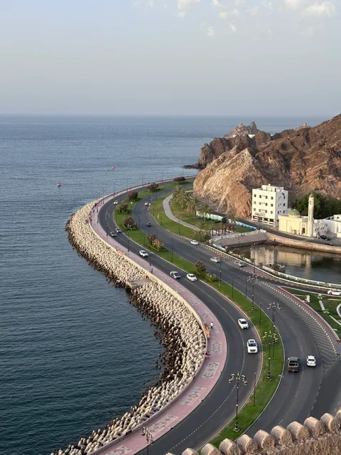 Muscat Corniche, Oman: A Mesmerizing S-Shaped Paradise by the Sea（1）