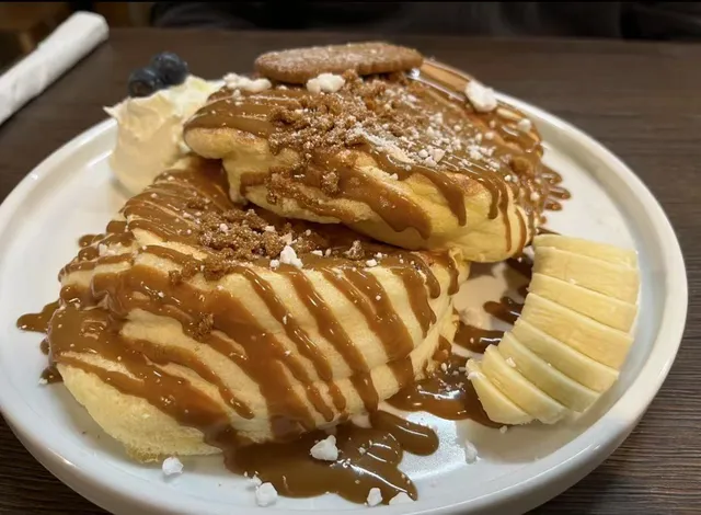 Come along with me as I share some delicious food!