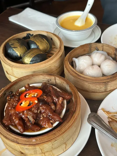 A Taste of Hong Kong in the Heart of Chinatown!​​ 🥢✨