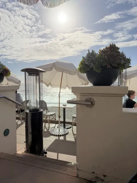 Laguna Beach 🌊｜Walk-to-the-Beach Gem of a Restaurant 🏖️
