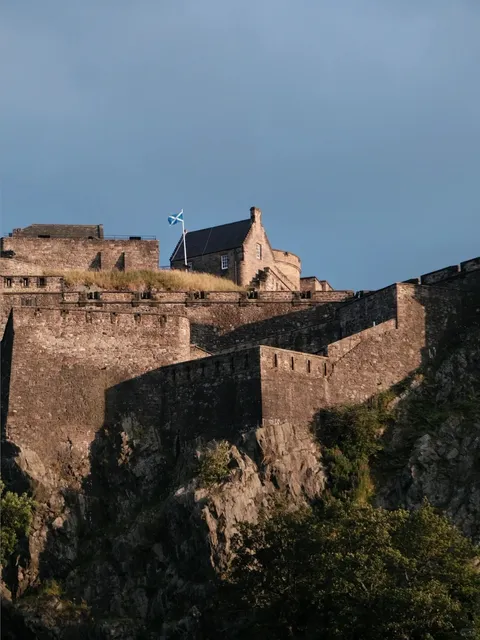 🏰 First Time at Edinburgh Castle? MUST-READ Guide! ✨