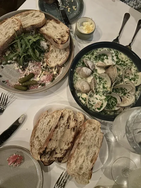 Perfect Date Night in Charleston! 🌹🍷