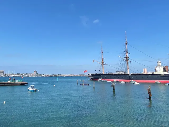 🇬🇧 Ultimate Portsmouth Day Trip Guide 🌊✨