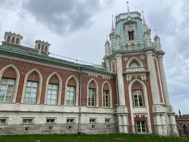 Explore Moscow for just 5k RMB per person!