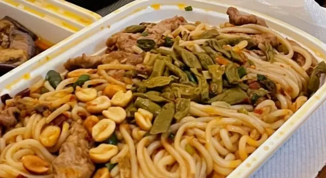 🍜 Happy China: A Taste of Savory Comfort in Savannah! 🥢