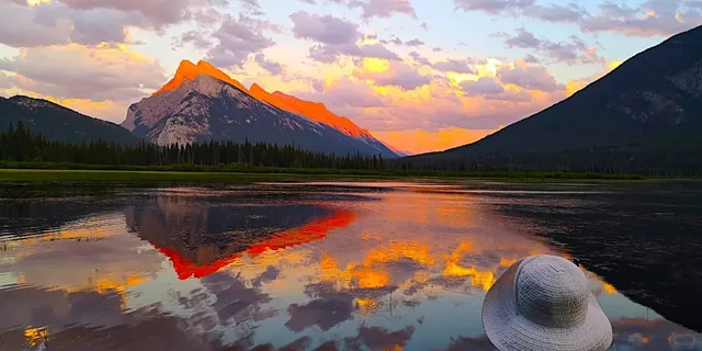 💧 Vermilion Lakes: Banff’s Underrated Sunset Masterpiece 🌅