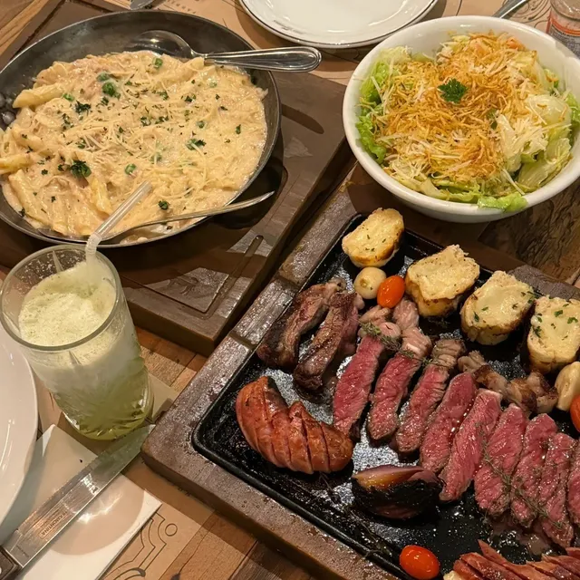 Exploring São Paulo, Brazil | Argentine Steakhouse CASA PORTEÑA🥩