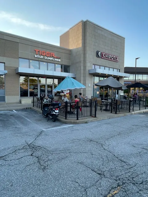 🇨🇳 Unexpected Find in St. Louis: Silky Rice Rolls 