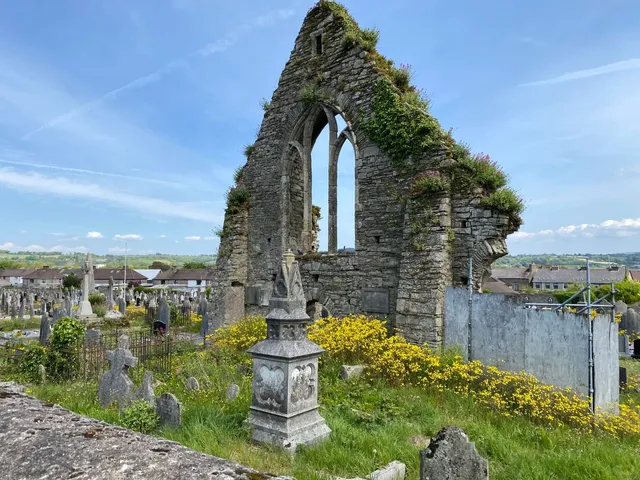 🇮🇪 Youghal: A Seaside Stroll with German Goodbyes