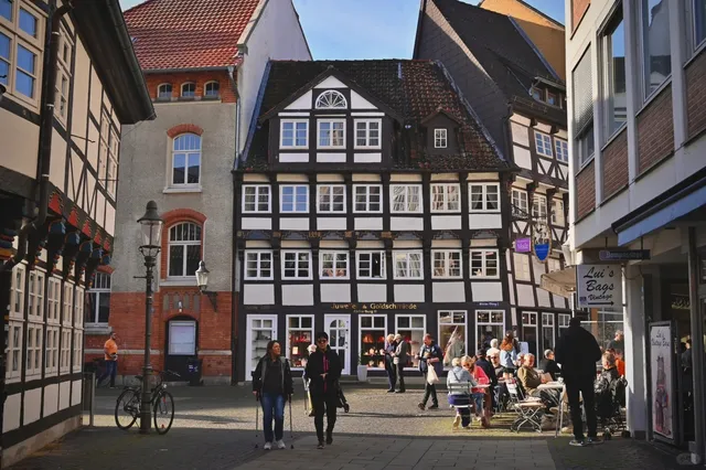🇩🇪 Brunswick Old Town Walking Tour: Where History & Love Collide 💞