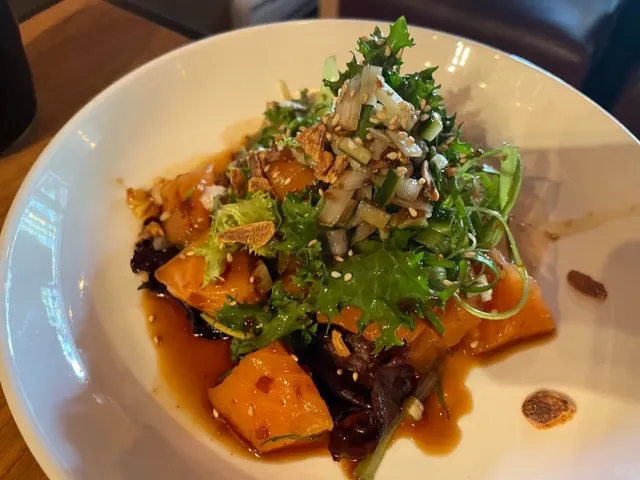 🇨🇦 ​​Club Salmon: A Salmon Lover’s Paradise!​​ 🍣✨