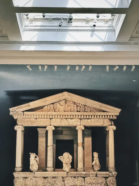 The Parthenon Marbles: A Controversial Masterpiece​​ 🏛️✨