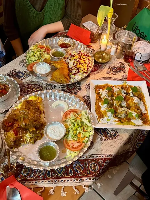Eating in Berlin | Fragrant Lamb Pilaf 🍲🐑
