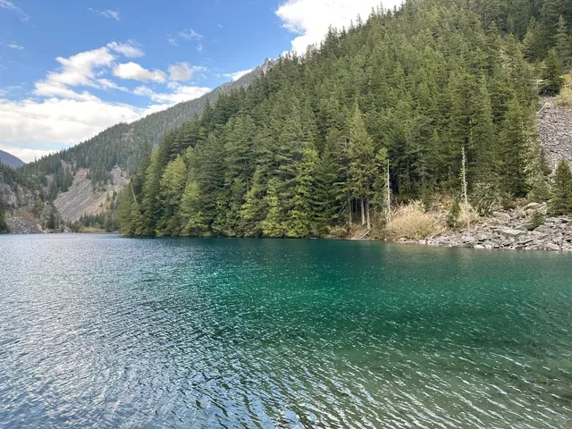 🌲 Vancouver's "Jiuzhaigou"｜Lindeman Lake