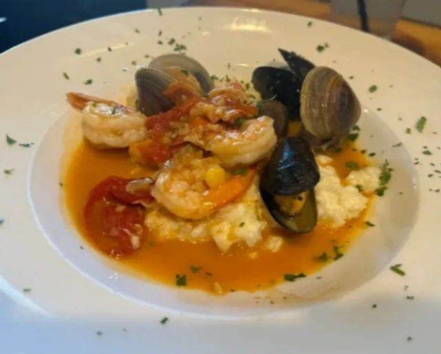 Sorry Charlie's Oyster Bar - Savannah's Ultimate Shell-fie Spot! 🦪✨