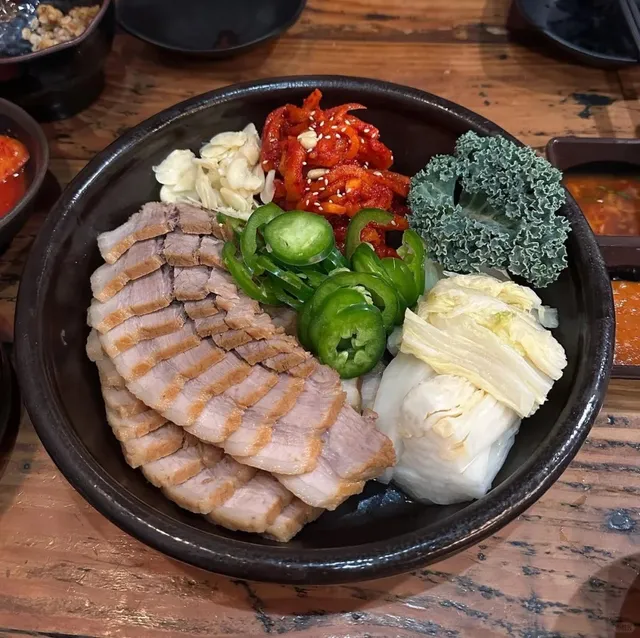 🍜 LA’s Ultimate Korean Dining! This Bossam (Pork Belly) Is Everything