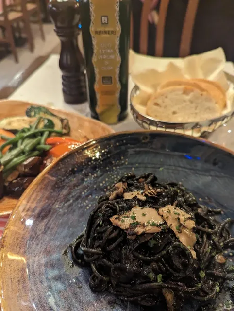 A Venice Seafood Restaurant Worth Visiting Again and Again 🦐🐟