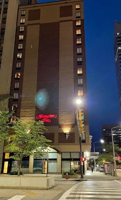 🏨 Hampton Inn Cleveland-Downtown | Smart Value in the Perfect Spot