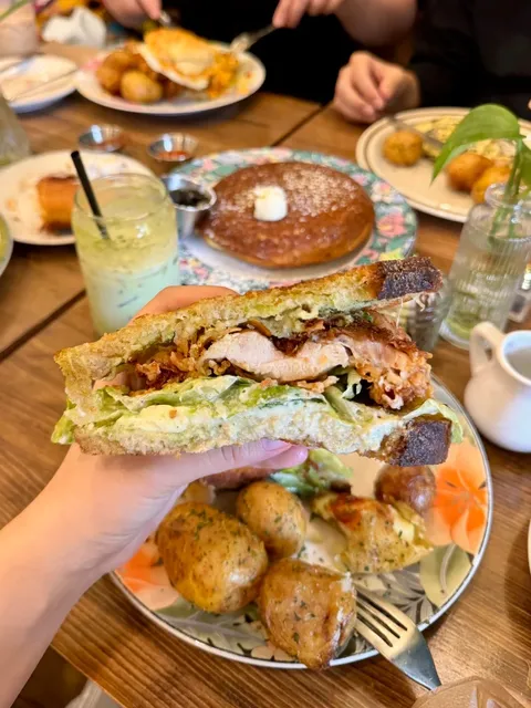 ATL Top Brunch Spot | Hen Mother Cookhouse - Alpharetta