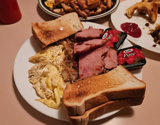 🍳 Winnipeg Brunch Guide | 2 Must-Try Spots (Zero Regrets!)