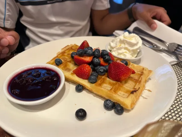 An Amazing American Restaurant! 🍔🇺🇸✨