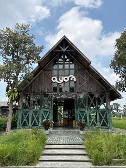 Hidden in the Heart of Yogyakarta: A Must-Visit Paddy Field Restaurant