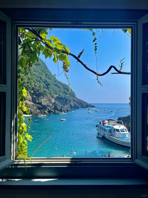 🇮🇹 Bogliasco, Genoa: Italy's Colorful Summer Escape 🏖️