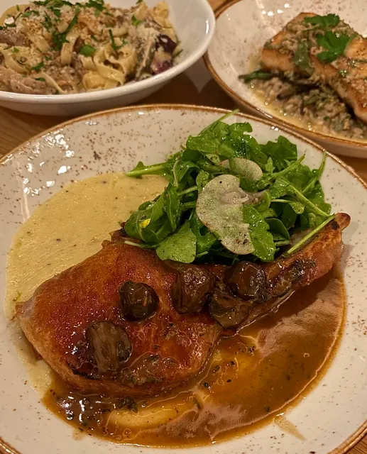 Italian food in Boston is my safe bet for eating out 🍝🇮🇹