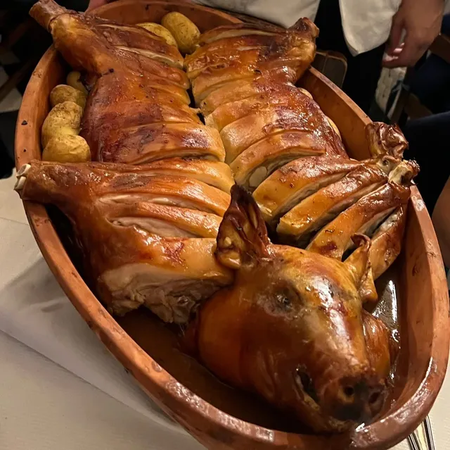 🇪🇸 Don’t Miss the Roast Suckling Pig in Madrid!