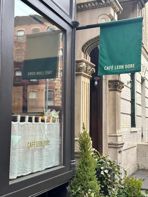Café Leon Dore: A   perfect spot  in SOHO