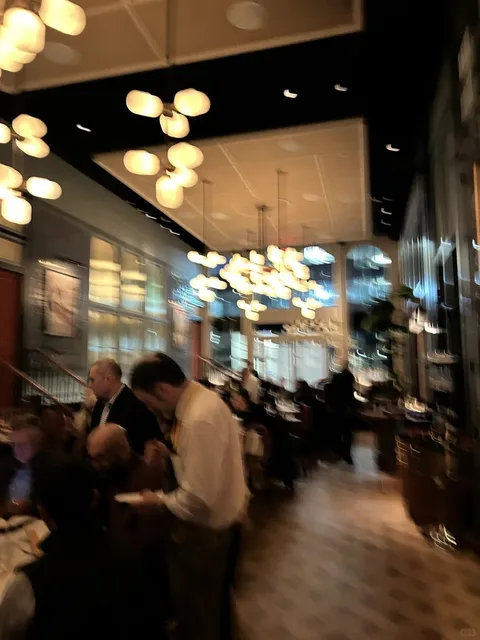 NYC | A Cinematic Romantic French Bistro 🍷