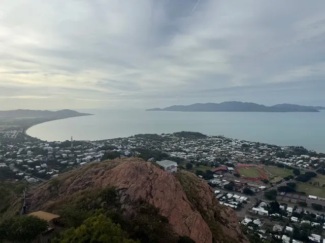 Castle Hill Townsville: The Ultimate 45-Minute Urban Adventure 🏞️⏱️
