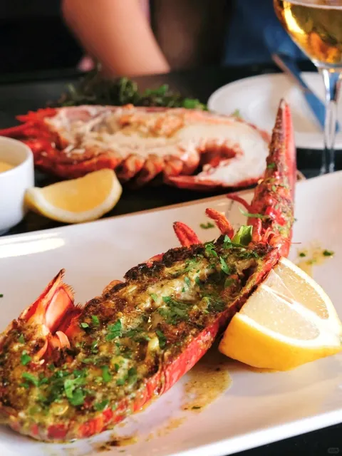  A Secluded and Atmospheric Seafood Restaurant in Norway