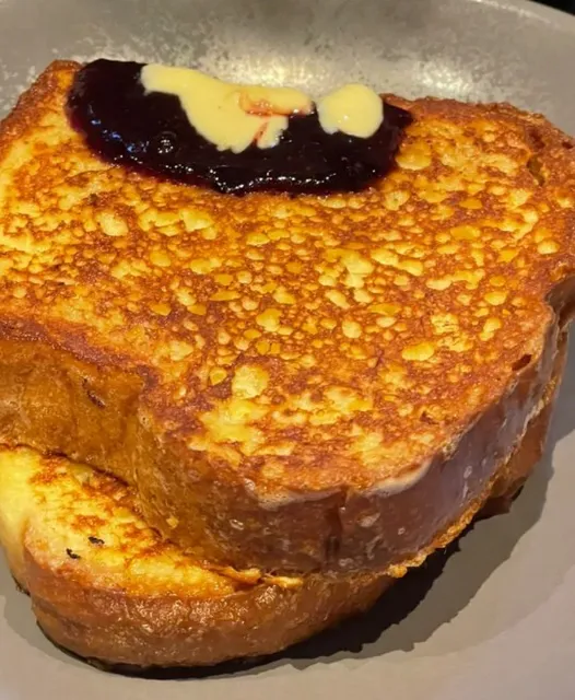 A Modern Gastropub with Refined Comfort in Downtown Pittsburgh