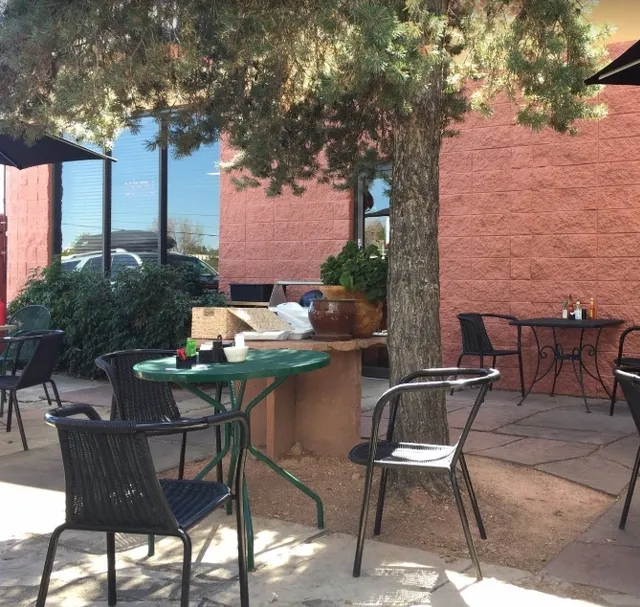  A Cozy Restaurant in the Industrial District