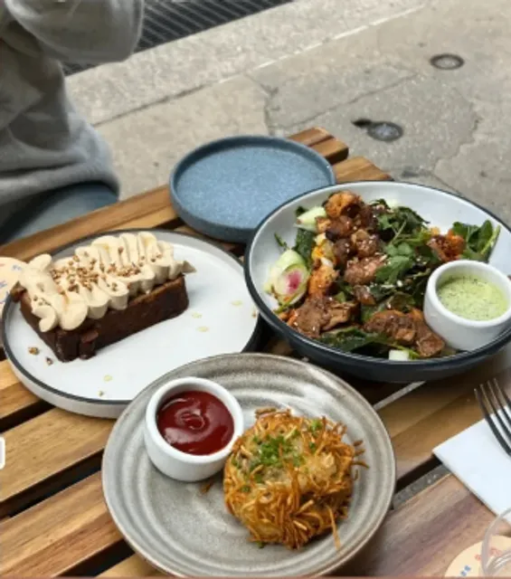 Two Hands in New York 🌟