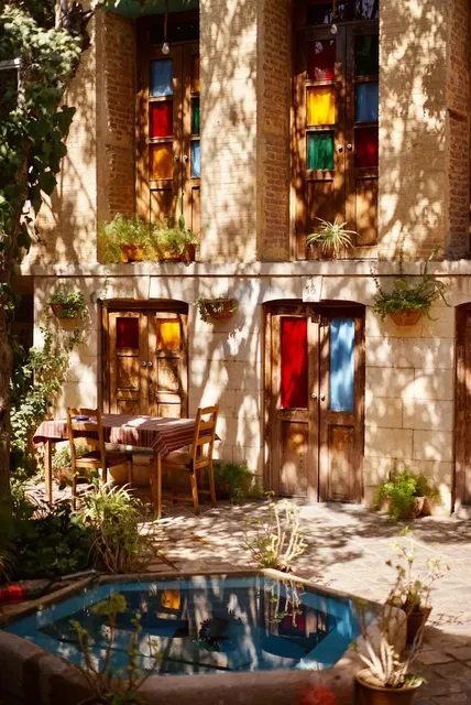 Shiraz 🇮🇷 | Comparison of 4 Popular Hostels