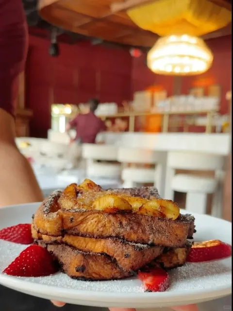 Houston Hidden Gem | Treat Yourself to a Lovely Weekend Meal! 🌈