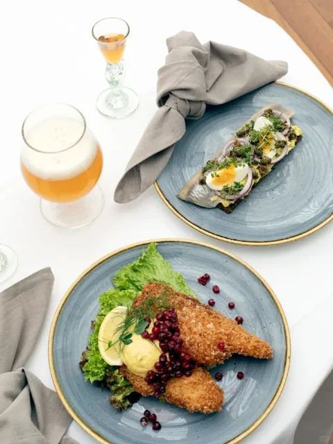 A Seafood Feast Hidden in the ILLUM Rooftop