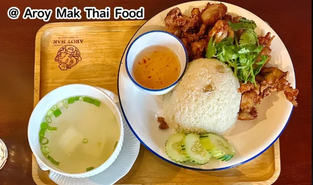 Seattle's 4.9🌟 500+ Review Chicken Rice Spot