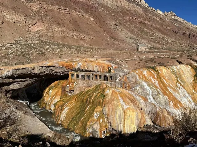 🇦🇷 Puente del Inca: Nature's Golden Arch 🌈🏔️