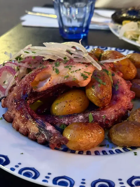 Rosendal: A Seafood Lover’s Hidden Paradise 🦑🌊